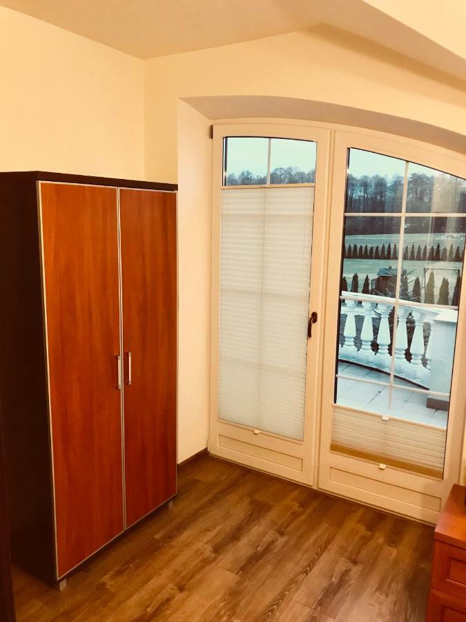 Pensjonat nad Strugą Lägenhet Stryków Exteriör bild